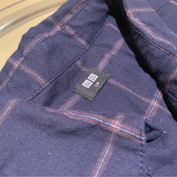 ❄️❄️ WINTER SALE: Uniqlo Button Down Shirt - Picture 3 of 3